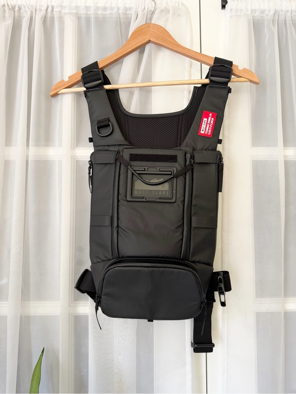 West Slope Pro-180x Chest Pack Ski / Snowboard - Picture 4 of 8
